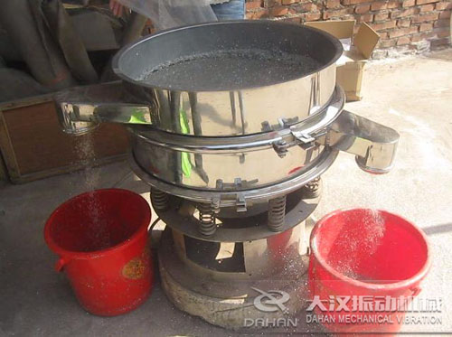 PVC颗粒振动筛使用现场